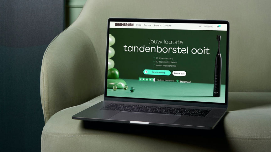 Wende deine Routine beim Zähneputzen auf das Arbeiten von zuhause aus an.